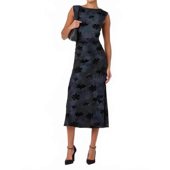ASTR Dresses & Skirts - NEW ASTR tionne floral midi dress in teal black